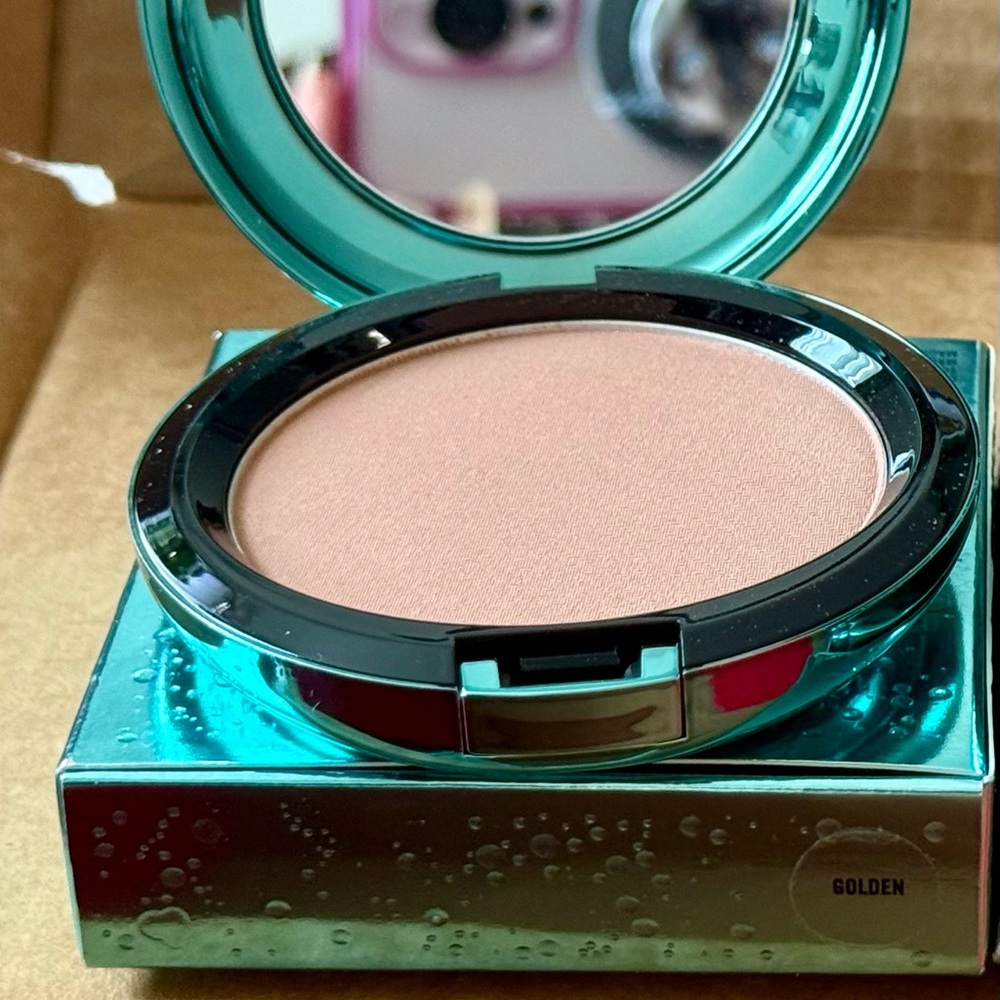MAC Golden Alluring Aquatic Bronzing Powder